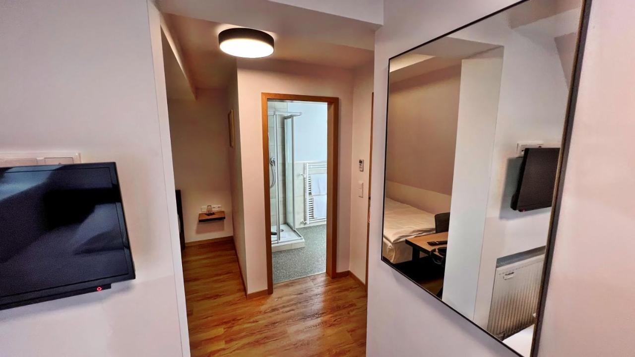 Hotel Zu Den Drei Kronen Seligenstadt Εξωτερικό φωτογραφία