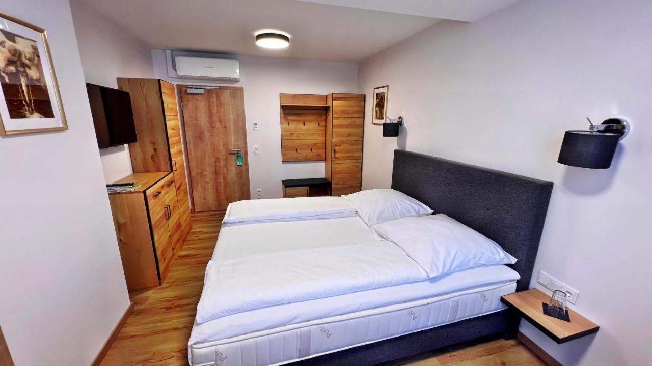 Hotel Zu Den Drei Kronen Seligenstadt Εξωτερικό φωτογραφία