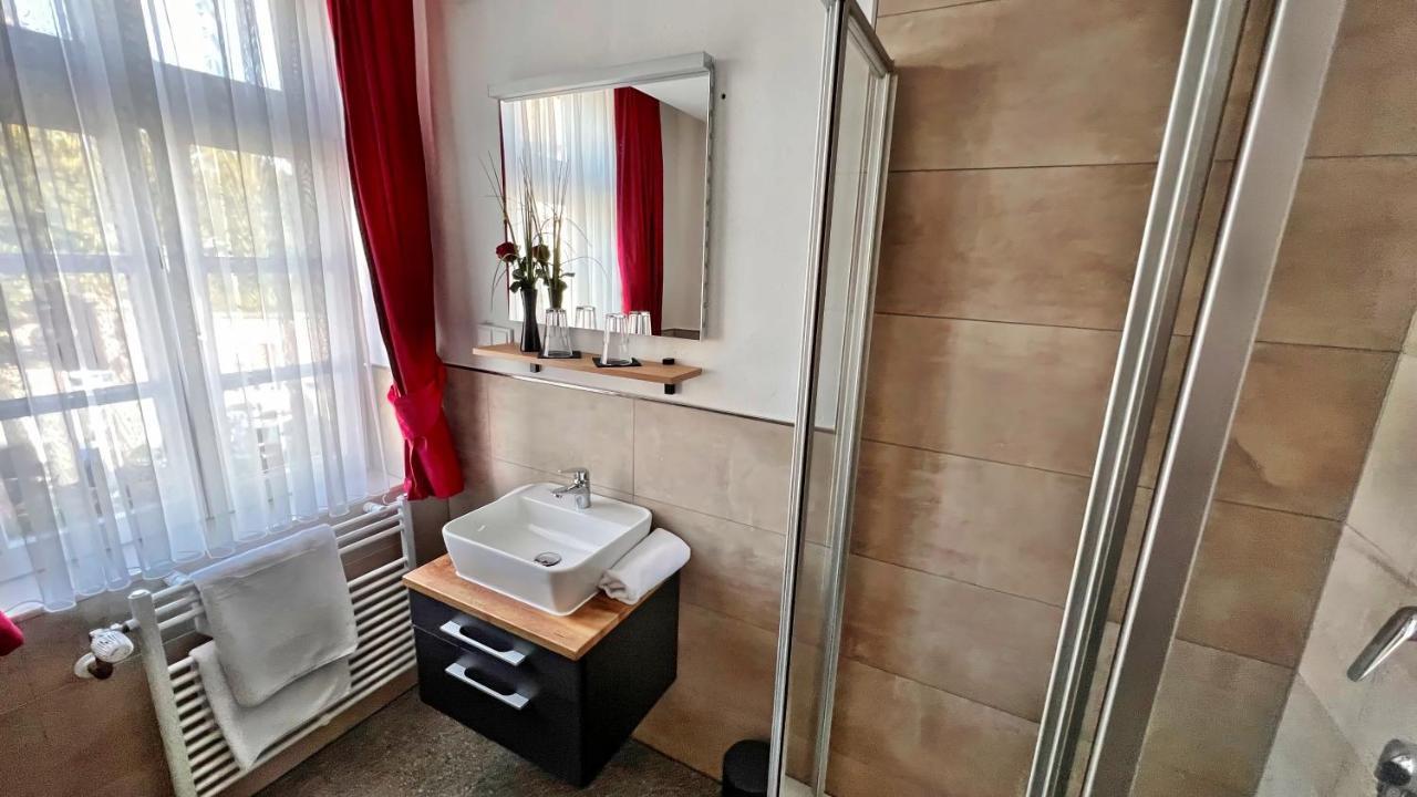 Hotel Zu Den Drei Kronen Seligenstadt Εξωτερικό φωτογραφία