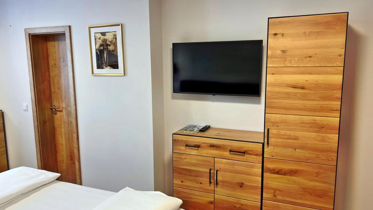 Hotel Zu Den Drei Kronen Seligenstadt Εξωτερικό φωτογραφία