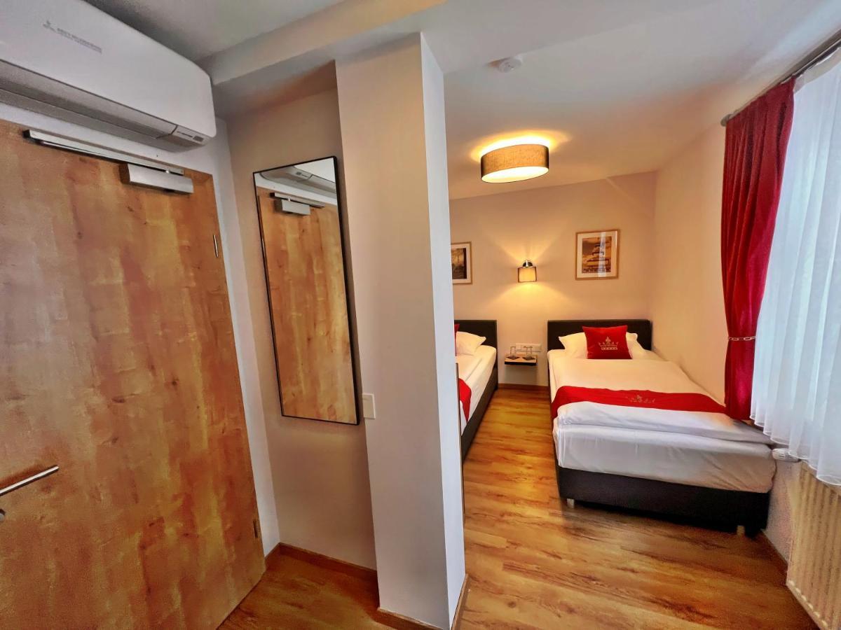 Hotel Zu Den Drei Kronen Seligenstadt Εξωτερικό φωτογραφία