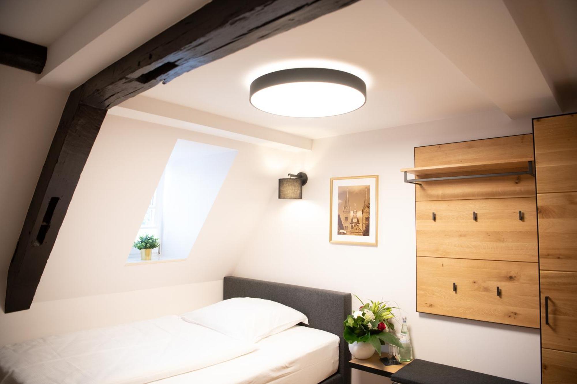 Hotel Zu Den Drei Kronen Seligenstadt Εξωτερικό φωτογραφία