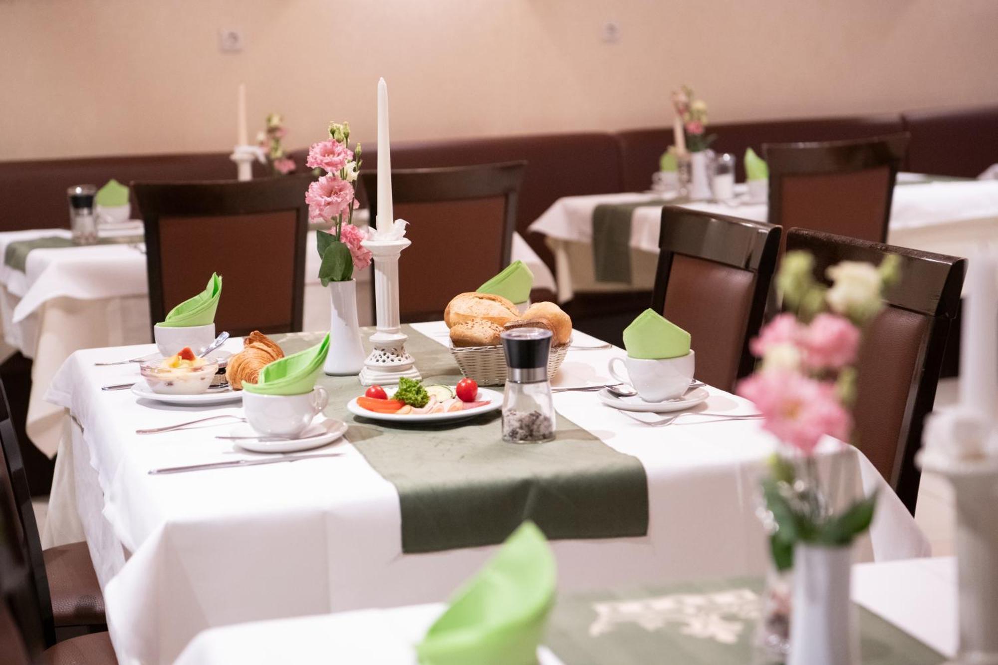 Hotel Zu Den Drei Kronen Seligenstadt Εξωτερικό φωτογραφία